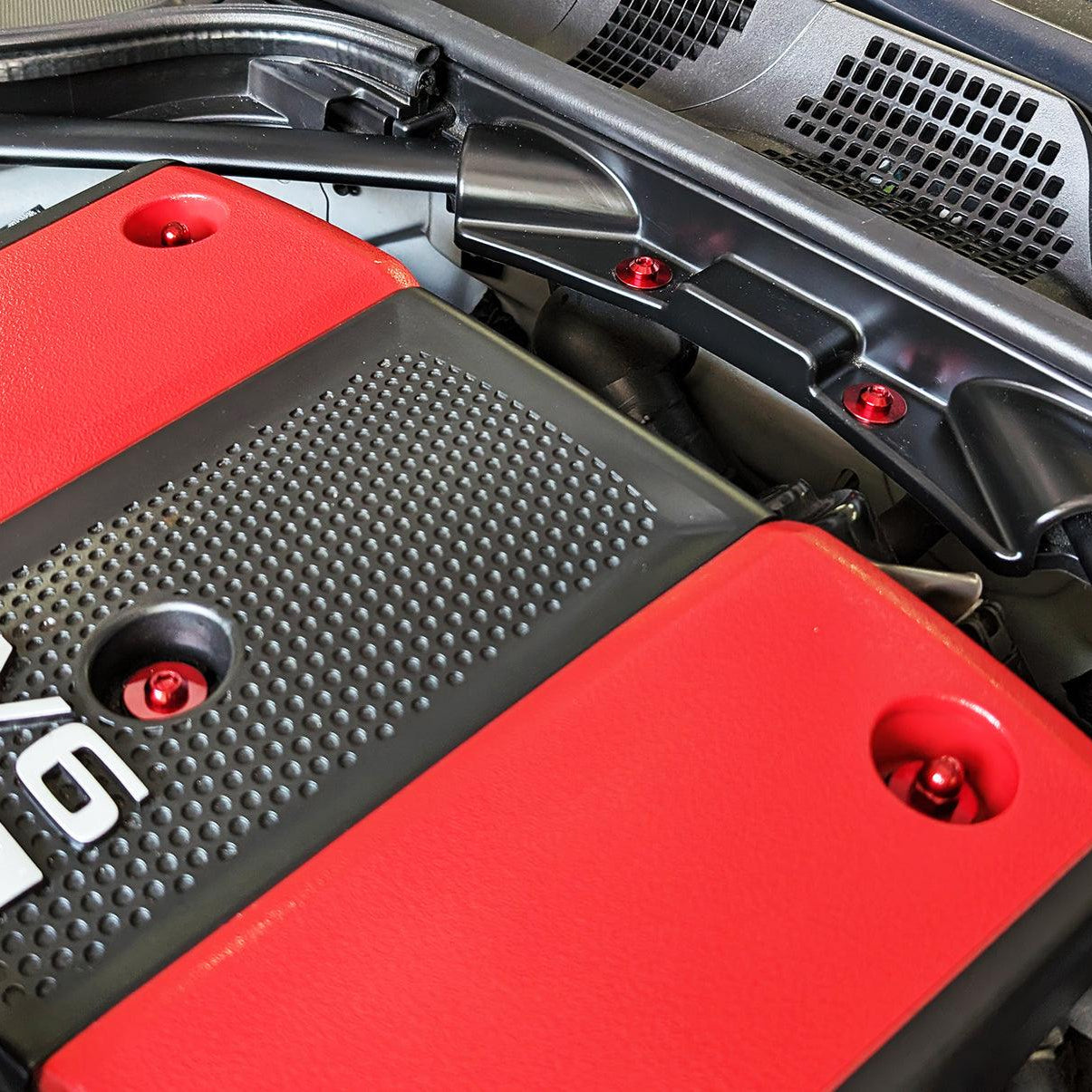 ZSPEC "Stage 3" Dress Up Bolts® Hardware Kit for Nissan 370z Z34, Titanium
Grade-5 Titanium (40-45% weight-savings, non-corrosive)
Engines: VQ37VHR