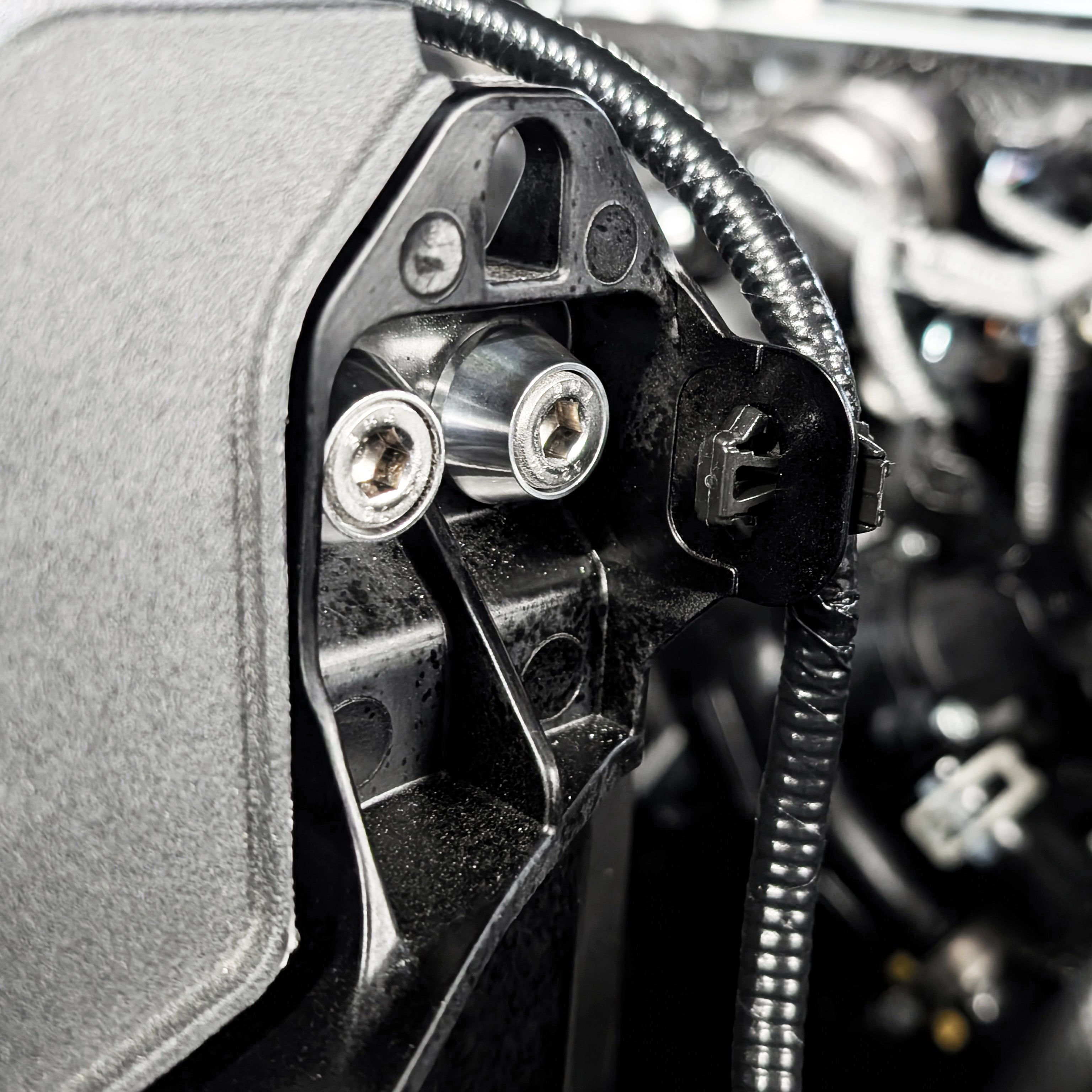 ZSPEC Stage-1 Dress Up Bolts® Fastener Kit for the '22+ Tundra XK70, Stainless & Billet
SUS304 Stainless Steel Fasteners
Colored Billet Finish Washers