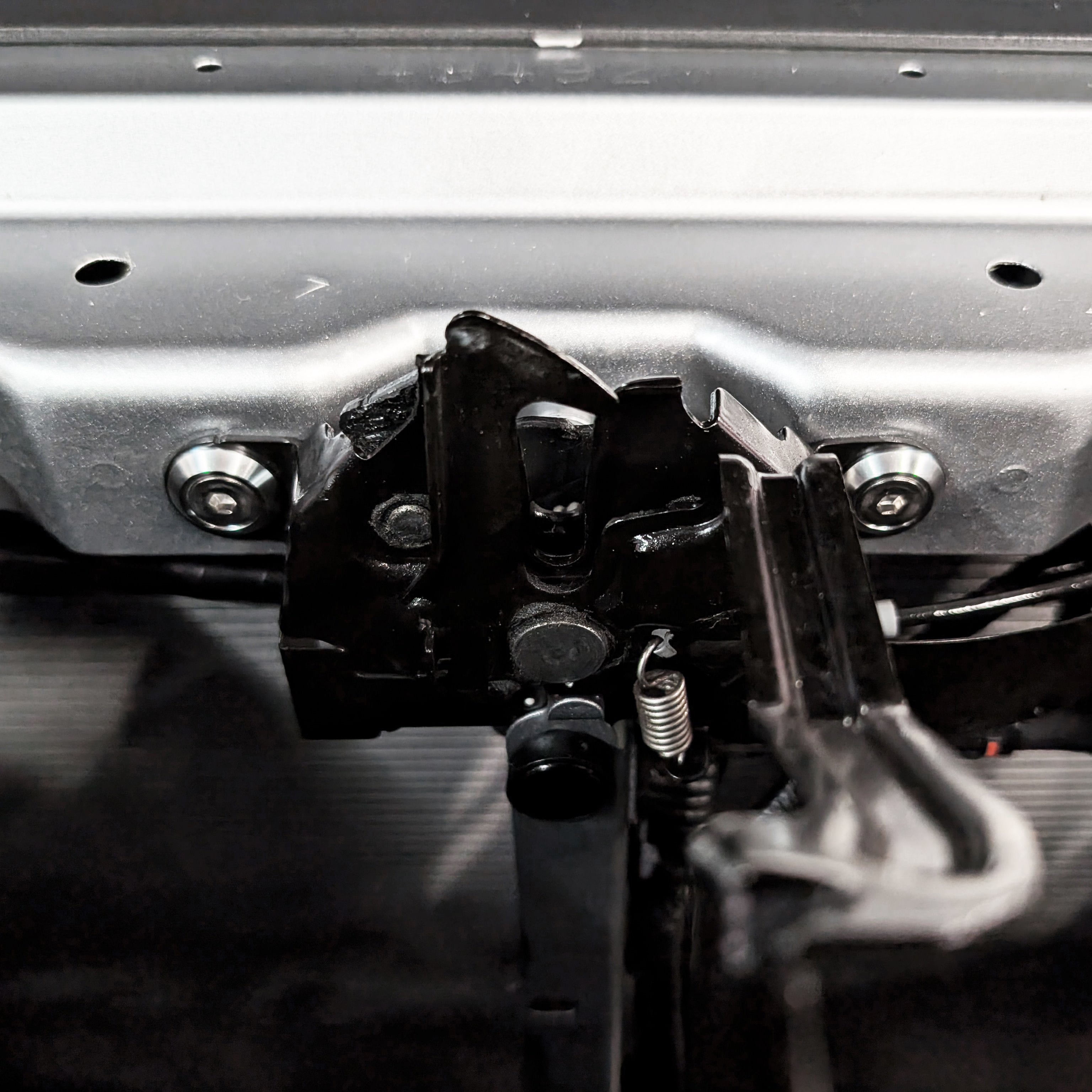 ZSPEC Stage-2 Dress Up Bolts® Fastener Kit for the '22+ Tundra XK70, Stainless & Billet
SUS304 Stainless Steel Fasteners
Colored Billet Finish Washers