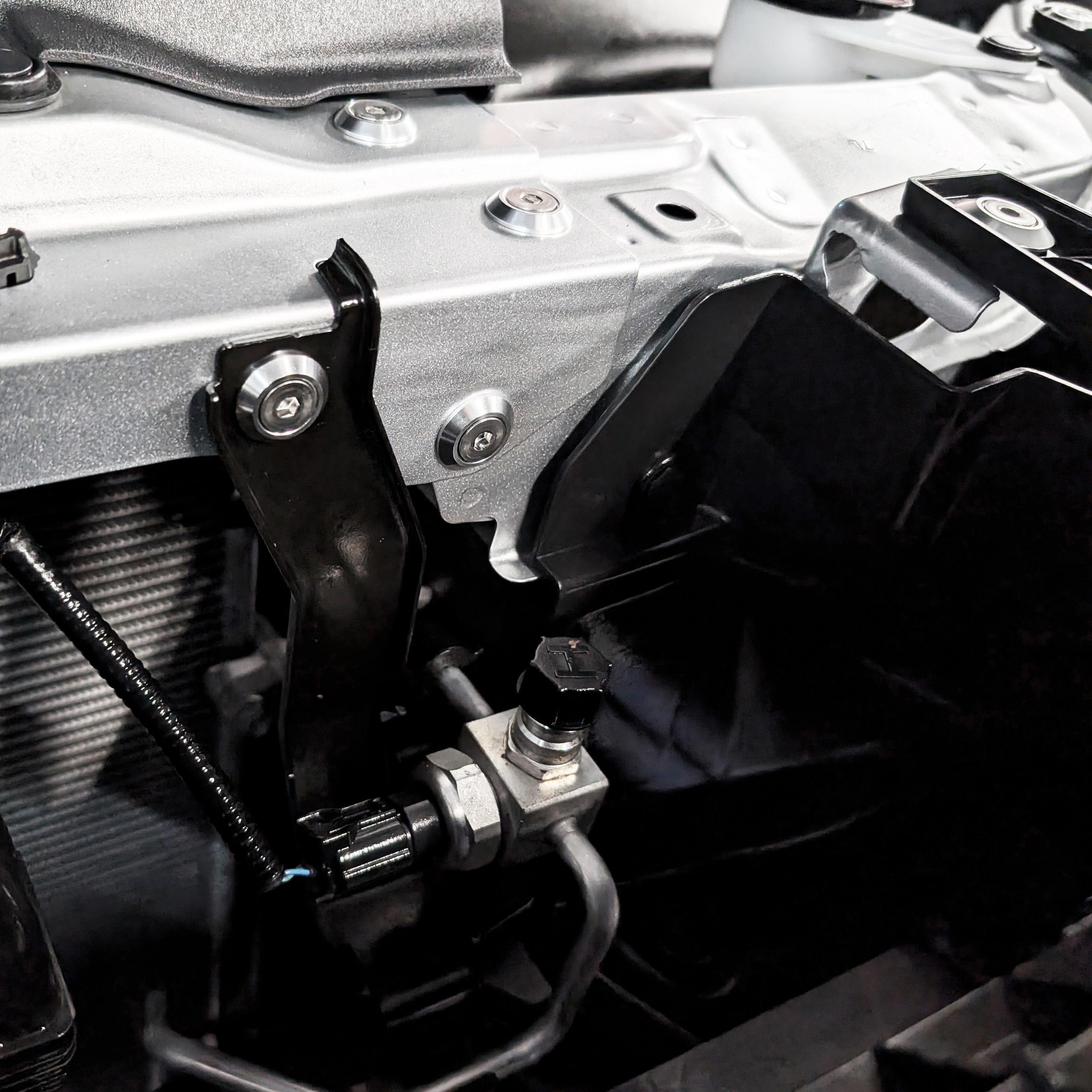 ZSPEC Stage-2 Dress Up Bolts® Fastener Kit for the '22+ Tundra XK70, Stainless & Billet
SUS304 Stainless Steel Fasteners
Colored Billet Finish Washers