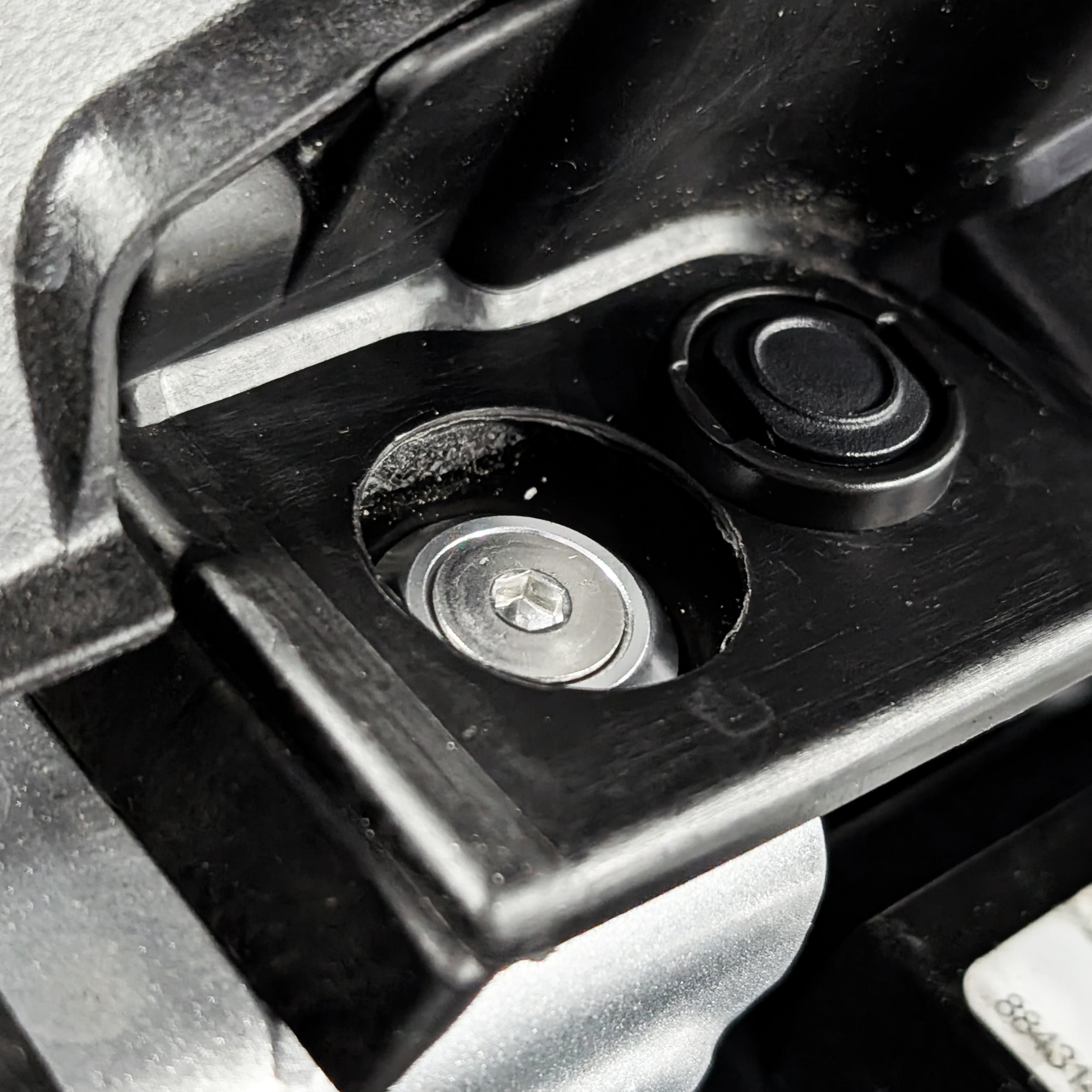 ZSPEC Stage-1 Dress Up Bolts® Fastener Kit for the '22+ Tundra XK70, Stainless & Billet
SUS304 Stainless Steel Fasteners
Colored Billet Finish Washers