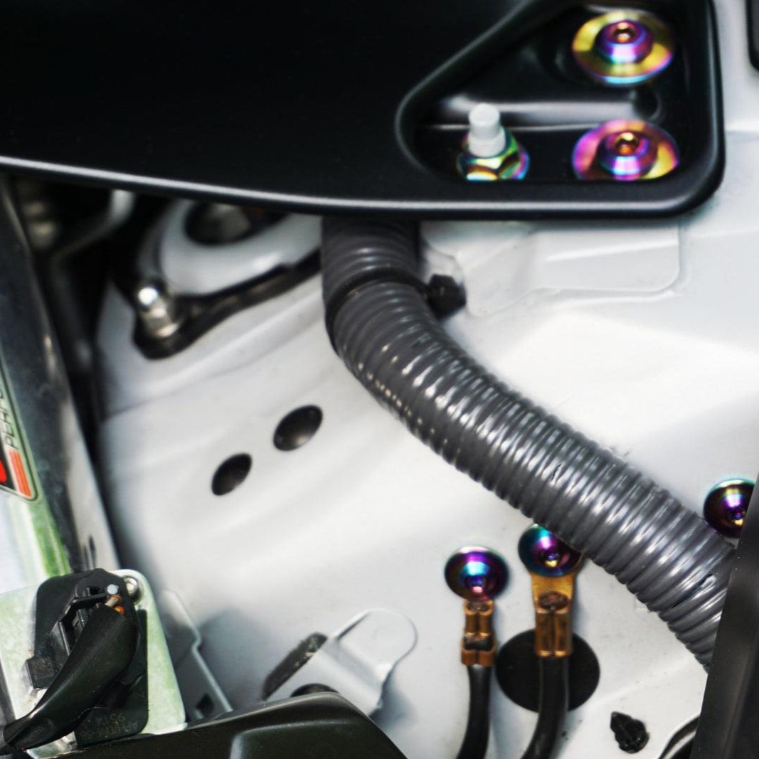 ZSPEC "Stage 3" Dress Up Bolts® Hardware Kit for Nissan 370z Z34, Titanium
Grade-5 Titanium (40-45% weight-savings, non-corrosive)
Engines: VQ37VHR