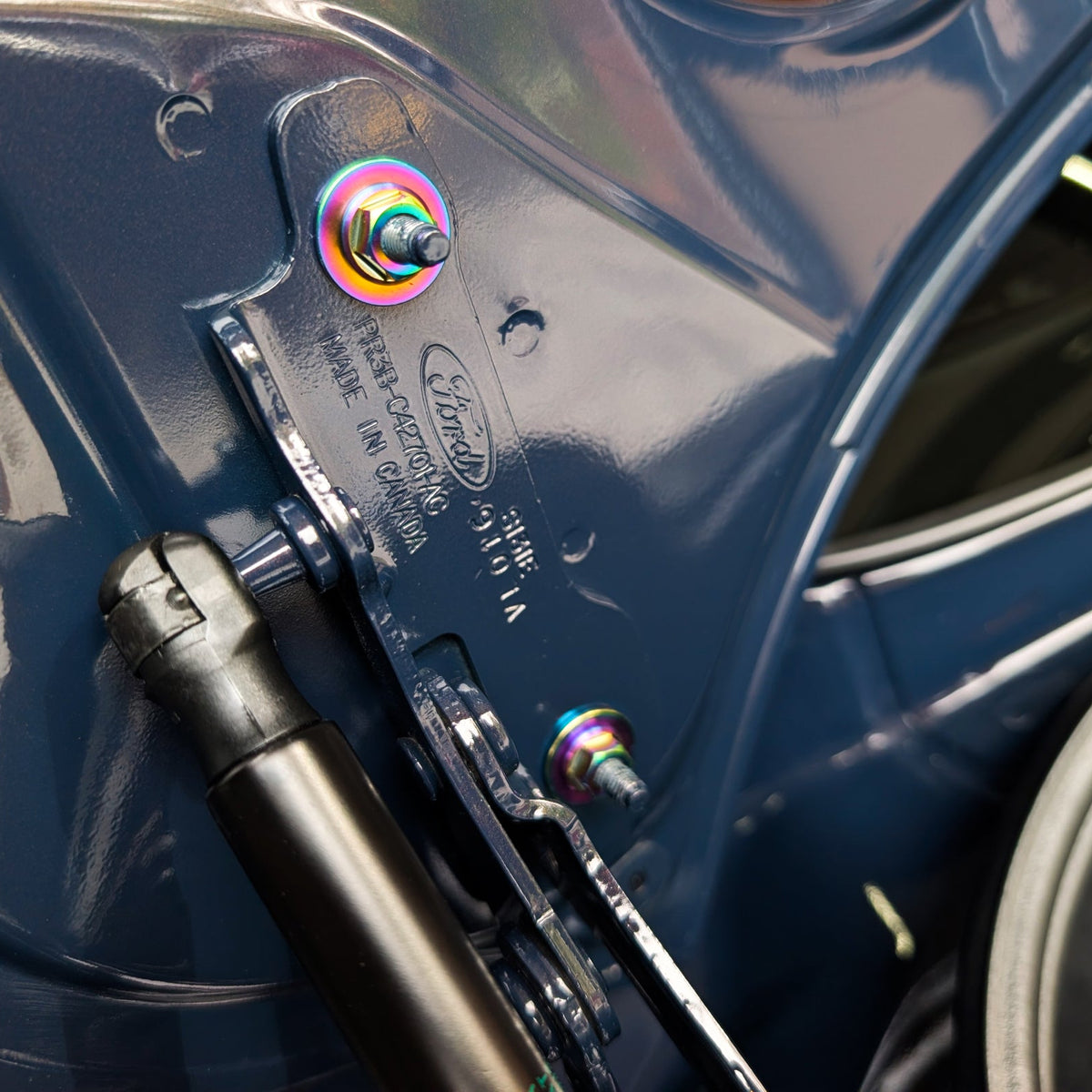 Mustang S650 Titanium Hardware Kit Trunk-Area Hinges Wing | ZSPEC Design
