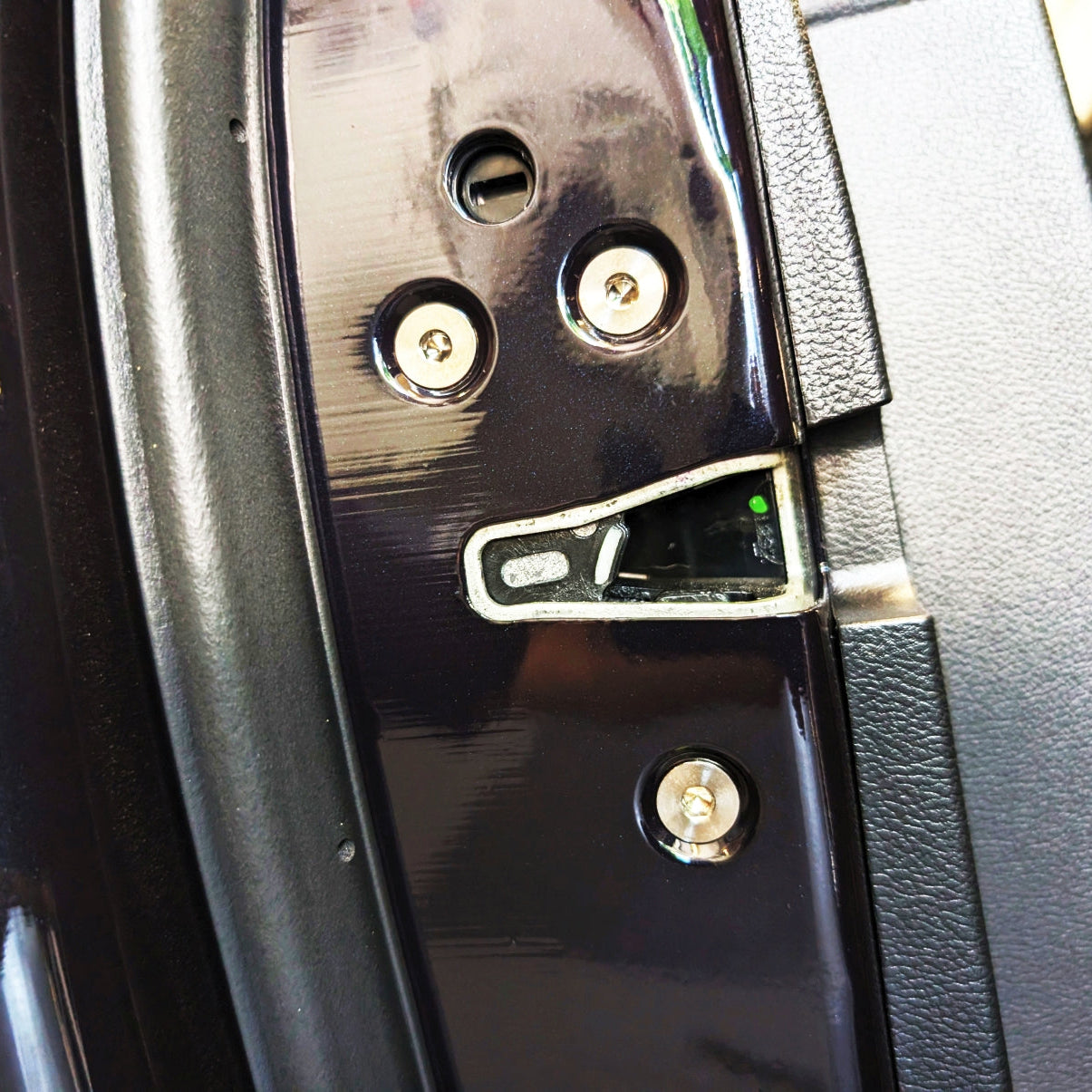 ZSPEC Door-Jams Fastener Kit for '15-23 Ford Mustang S550, Titanium
Lightweight Grade-5 Titanium
Bagged & Labeled
Keywords: Engine Bay Car Show