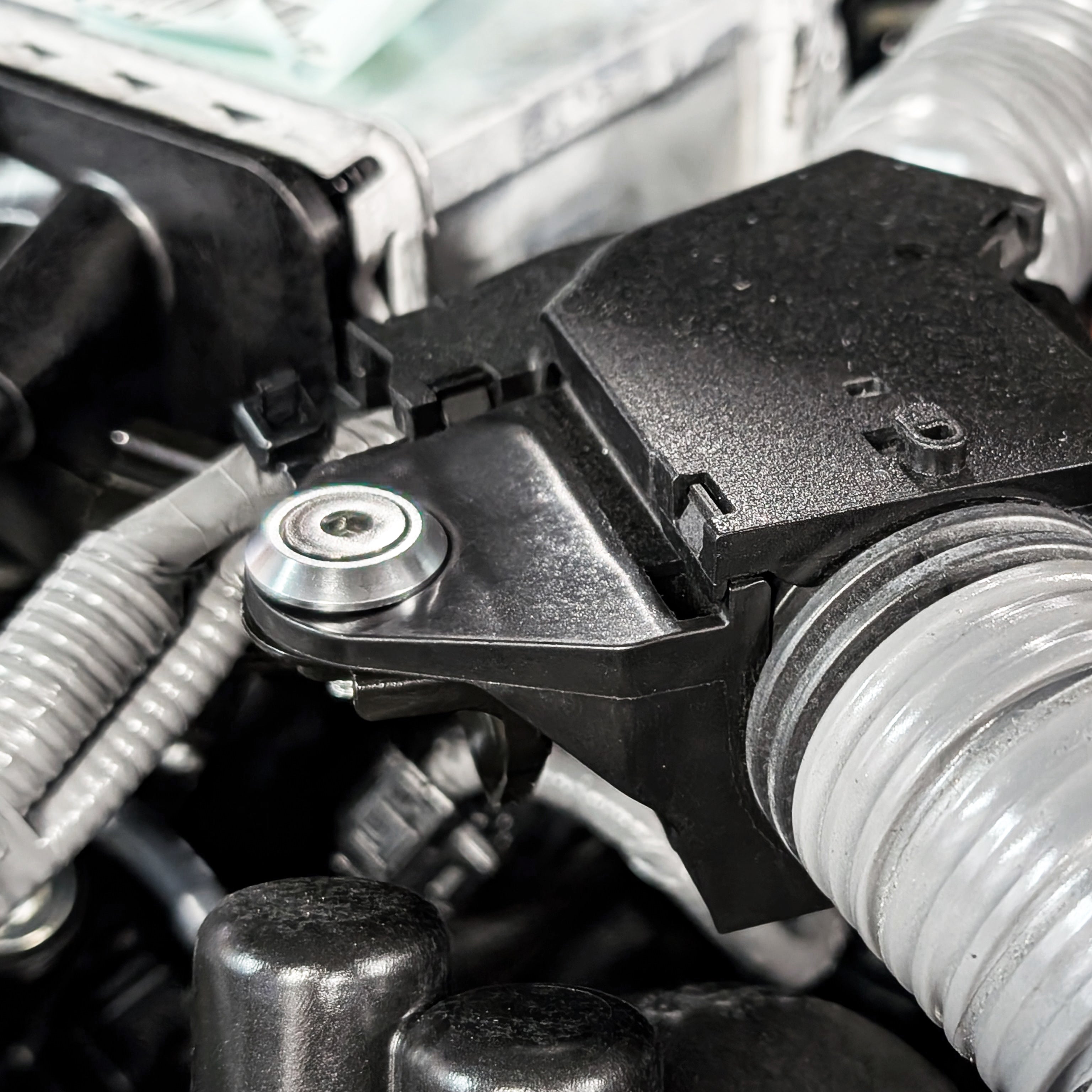 ZSPEC Stage-2 Dress Up Bolts® Fastener Kit for the '22+ Tundra XK70, Stainless & Billet

SUS304 Stainless Steel Fasteners
Colored Billet Finish Washers