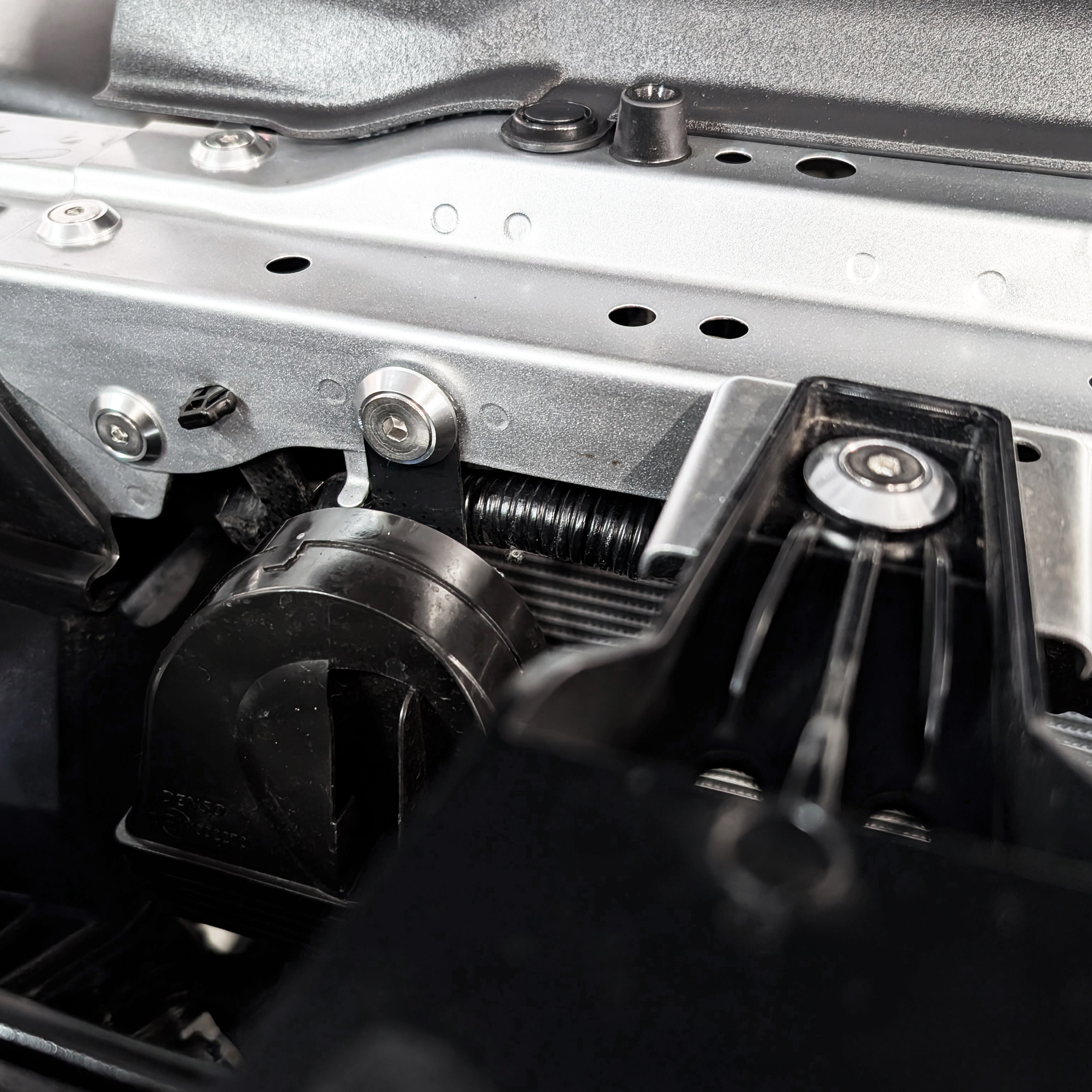 ZSPEC Stage-1 Dress Up Bolts® Fastener Kit for the '22+ Tundra XK70, Stainless & Billet

SUS304 Stainless Steel Fasteners
Colored Billet Finish Washers
