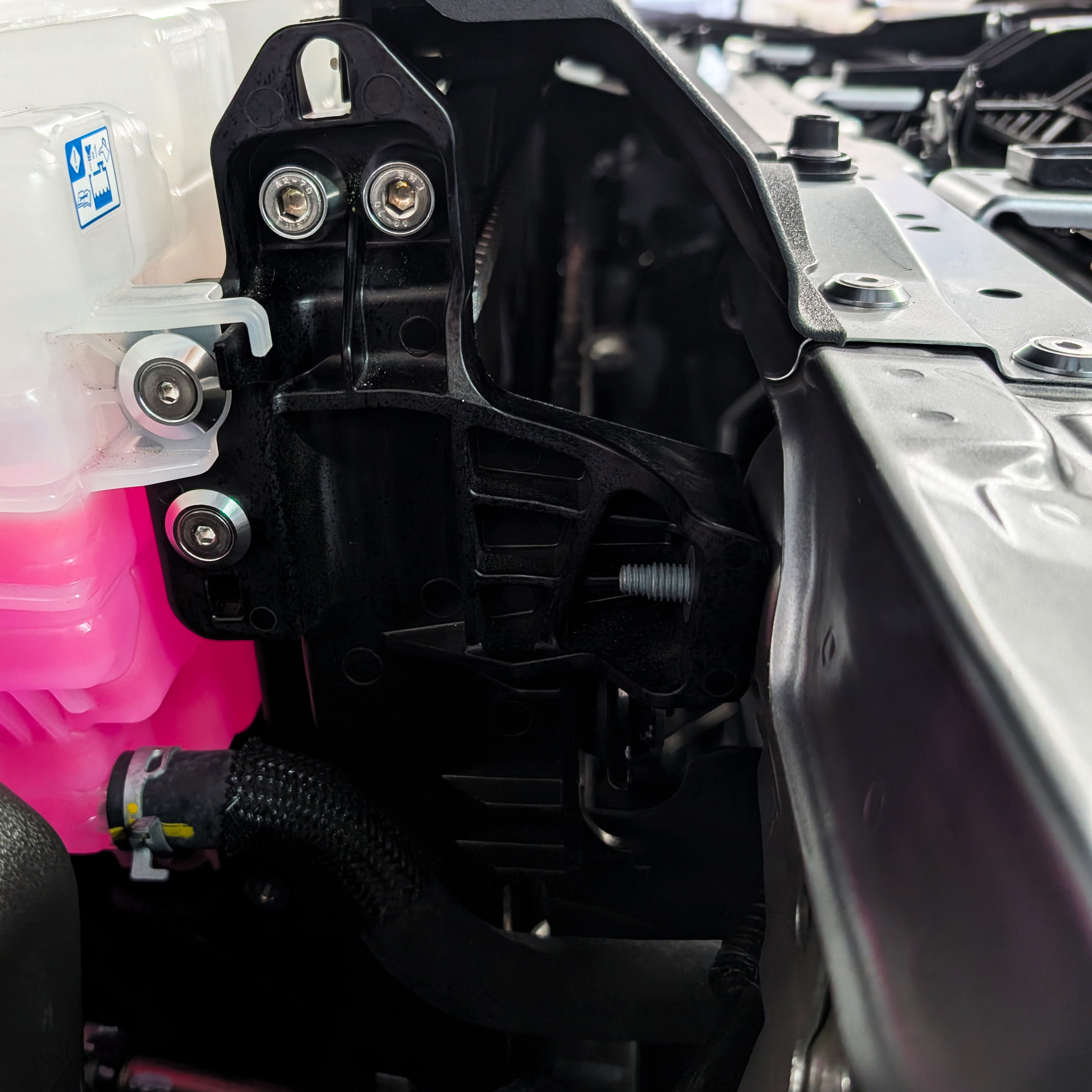 ZSPEC Stage-1 Dress Up Bolts® Fastener Kit for the '22+ Tundra XK70, Stainless & Billet

SUS304 Stainless Steel Fasteners
Colored Billet Finish Washers
