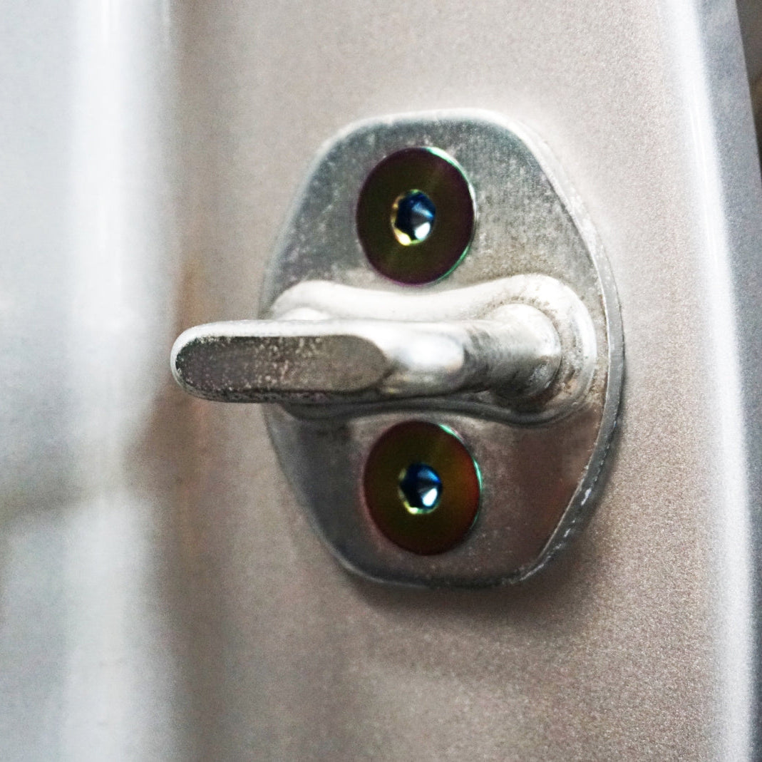 ZSPEC Titanium Door-Jams Hardware Kit for the Nissan Skyline GTR R34

Grade-5 Titanium (40-45% weight-savings, non-corrosive)

Engines: RB26DETT